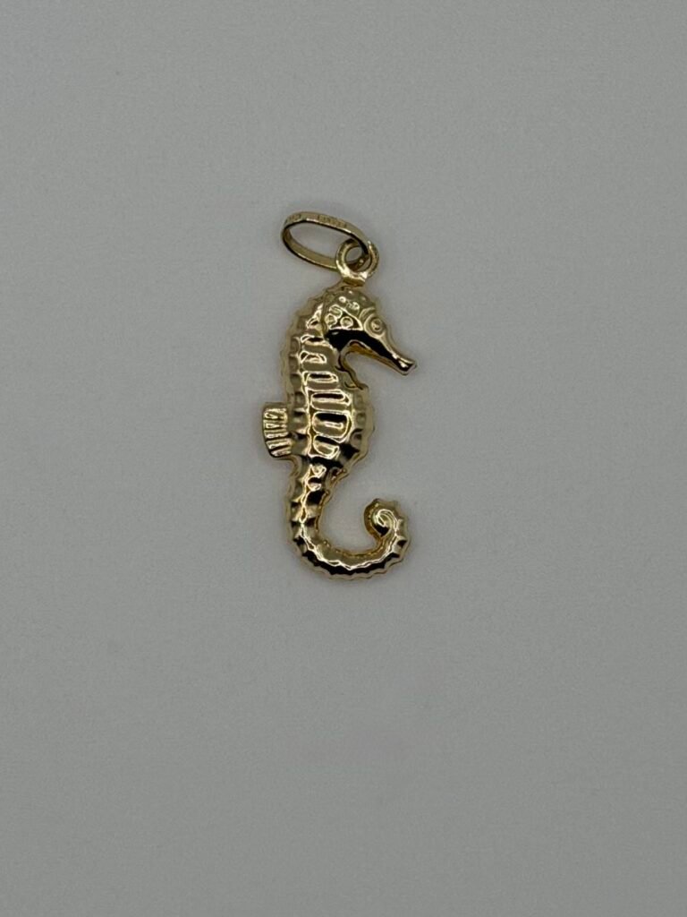 Seahorse Pendant (14K Gold)