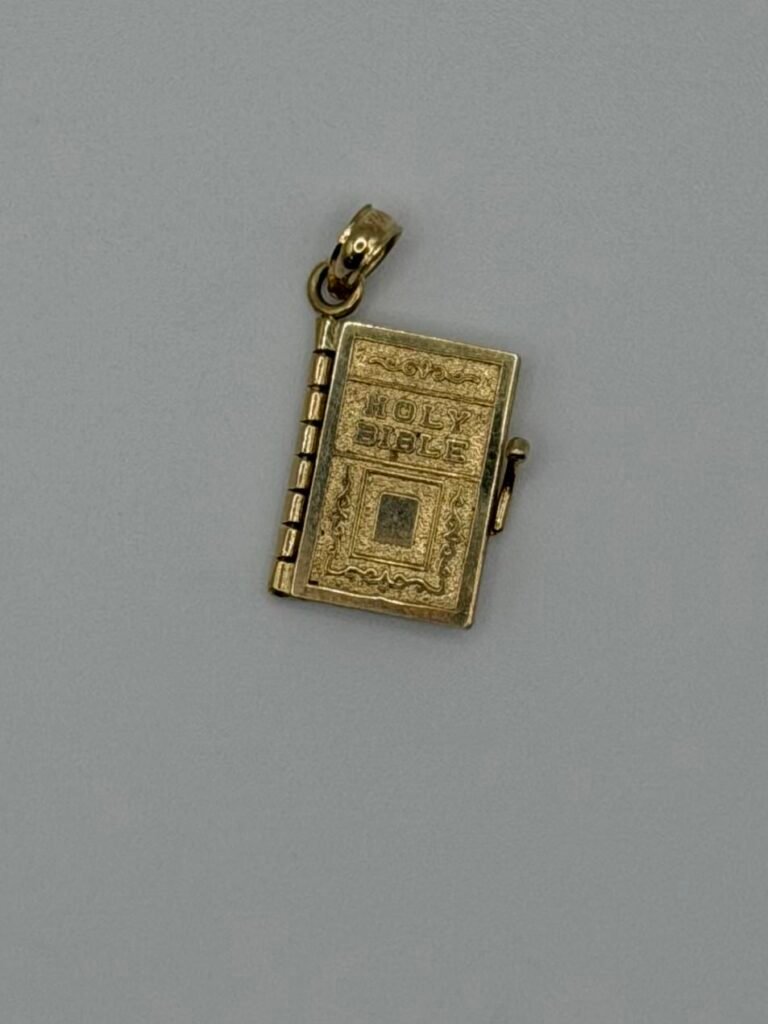 The Lords Prayer Bible Pendant with Functional Pages (14K Gold)