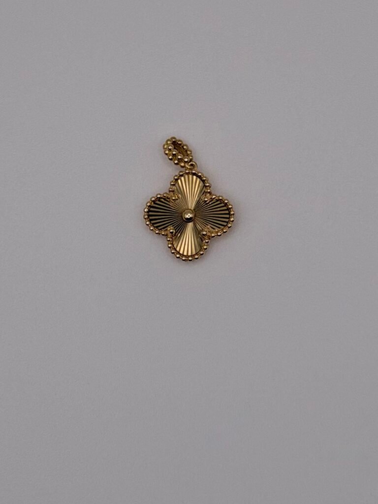 Van Cleef & Arpels Style (18K) Yellow Gold Pendant