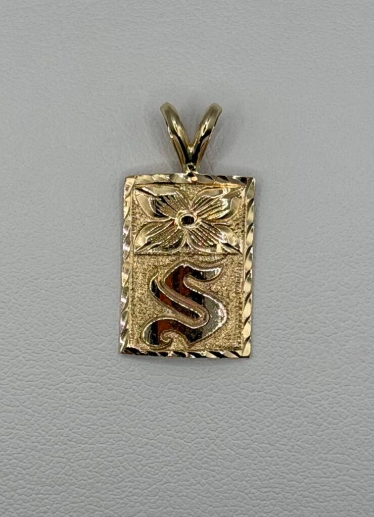 Hawaiian Heirloom Style 14k Gold (Letter S) and Plumeria Pendant