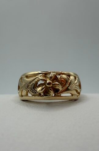 Hawaiian Heirloom Style 14k Gold Band with Plumeria - Size 6.75